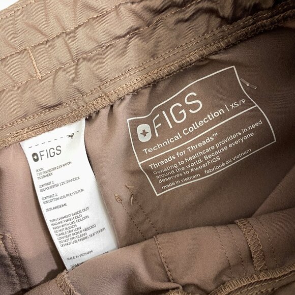 Figs Scrub Set Fitted Top and Zamora Joggers Mocha Brown Technical collection - Picture 5 of 12